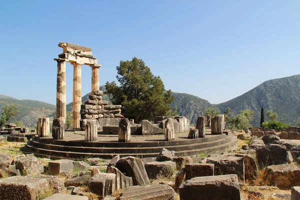 Obszarów wiejskich greckiej świątyni delphi — Zdjęcie stockowe