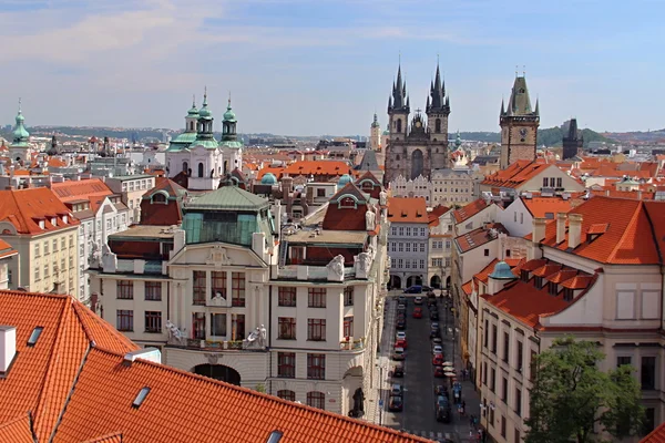 Prague, Çek Cumhuriyeti, kırmızı çatılar — Stok fotoğraf