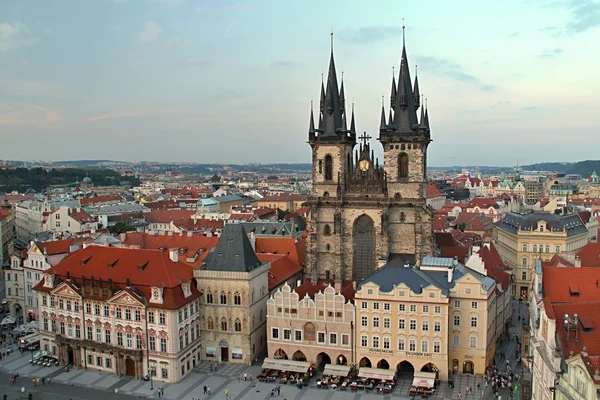 Rode daken prague, Tsjechië — Stockfoto