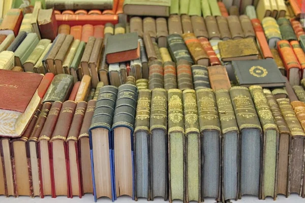 Knihy a bookshelfs — Stock fotografie