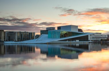 Oslo, Norveç Kraliyet opera binası
