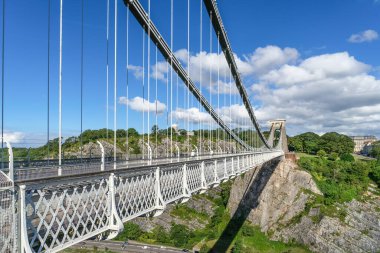 Bristol İngiltere 'de Avon Boğazı' ndaki Clifton Askı Köprüsü