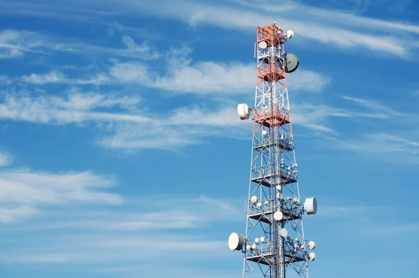 Torre de telecomunicações — Fotografia de Stock