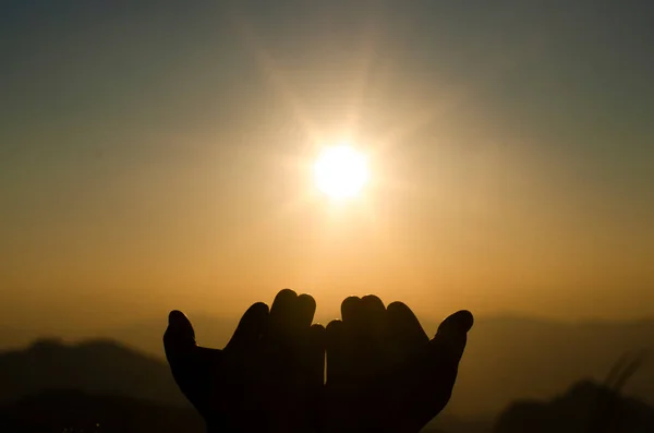Nsan Elleri Avuçlarını Açıp Ibadete Başlar Tanrı Katolik Paskalya Paskalya — Stok fotoğraf