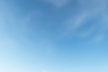 Havada soyut biçimde mavi arkaplan. Bulutlar yaz mevsimi. Bulut yayı.Gökyüzü bulanık resim arkaplanı.