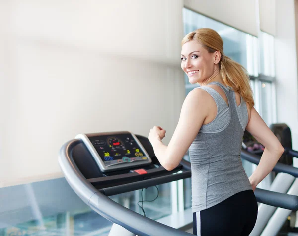 En el gimnasio — Foto de Stock