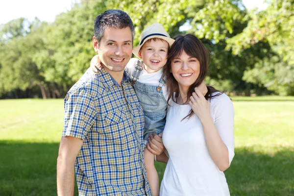 Familia feliz — Foto de Stock