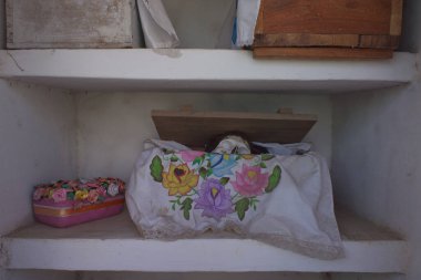 Pomuch Mezarlığı, 30 Aralık 2022 tarihinde Meksika 'nın Campeche eyaletindeki bu küçük Maya kasabasında yer almaktadır.