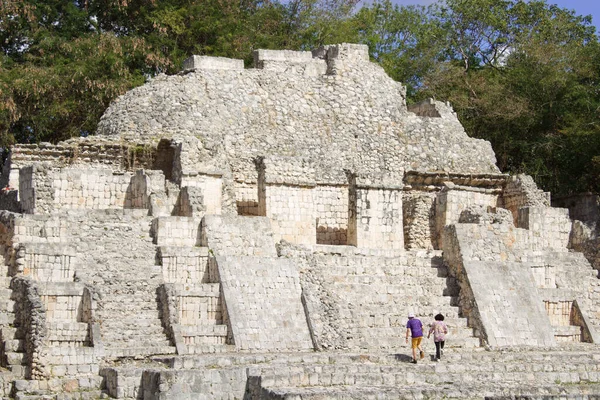 エズナのピラミッドであるカンペチェ遺跡はマヤの考古学遺跡である メキシコのカンペチェ2021年12月28日 — ストック写真