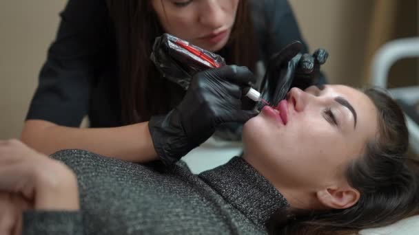 Portrait Young Woman Beauty Salon Professional Tattoo Master Filling Lip — Video