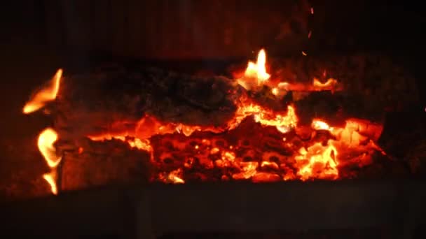 Close Red Yellow Flame Burning Fireplace Indoors Evening Coal Wood — Video Stock