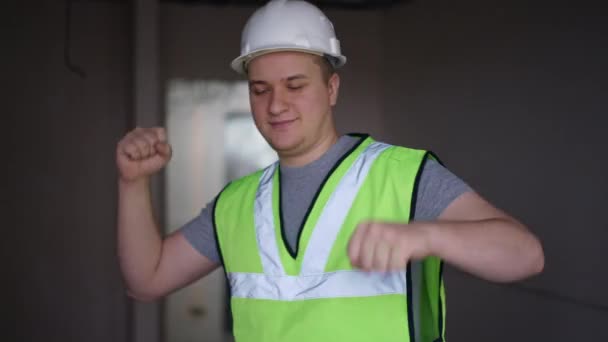 Cheerful Positive Builder Dancing Building Construction Having Fun Break Portrait — Stock videók