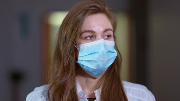 Close Portrait Brunette Woman Covid Face Mask White Medical Gown — Video