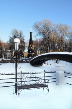 1812 'de Smolensk' in savunucularının anıtı Smolensk 'in manzaralarından biridir. Şehir merkezindeki Lopatinsky Garden 'da yer almaktadır.. 