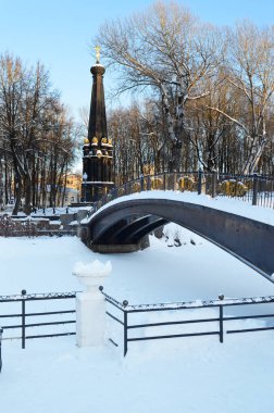 1812 'de Smolensk' in savunucularının anıtı Smolensk 'in manzaralarından biridir. Şehir merkezindeki Lopatinsky Garden 'da yer almaktadır.. 