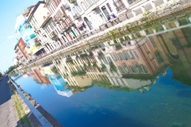 naviglio, milan yansıması