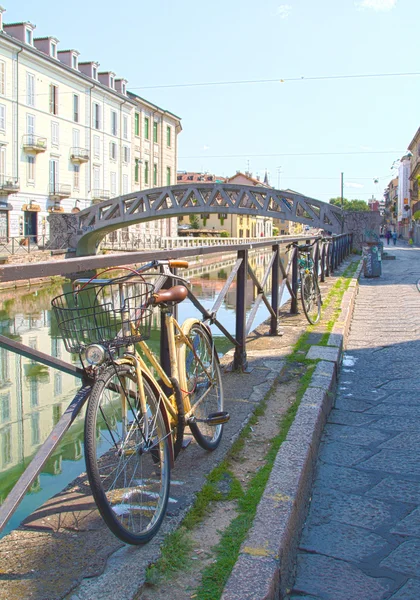 Bike on the Naviglio, Milan — Stock Photo, Image