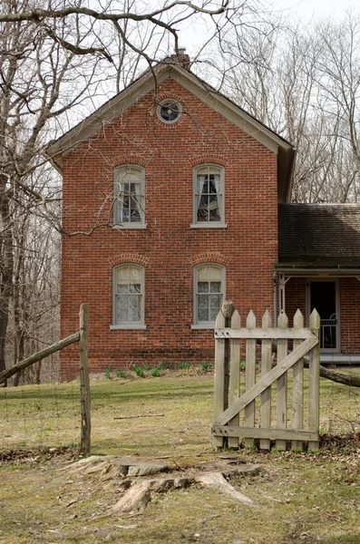 Altes gemauertes Bauernhaus — Stockfoto