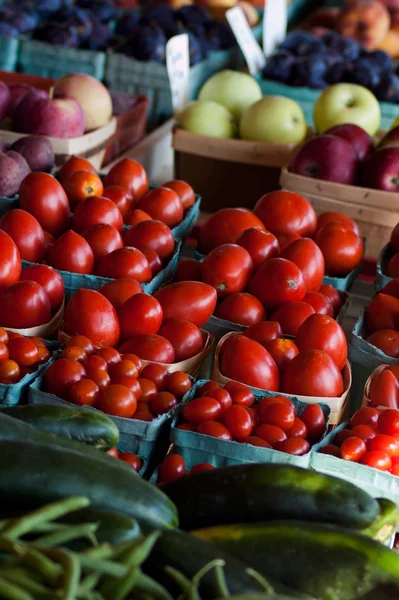 Colorful fruit and veggies — Stock Photo, Image