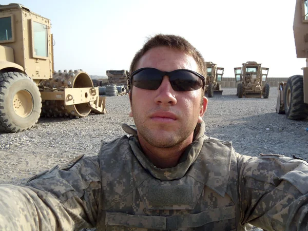 Солдат на задании в Афганистане — стоковое фото