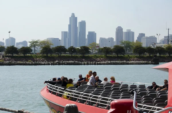 Mrakodrapy a cestovní ruch v Chicagu — Stock fotografie