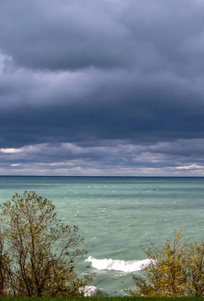 Ein Sommersturm Baut Sich Über Dem Michigansee Michigan Usa Auf — Stockfoto