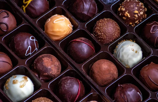 Lahodné Gurmánské Lanýže Tmavé Čokoládě Mléčné Čokoládě Bílé Čokoládě Vše — Stock fotografie