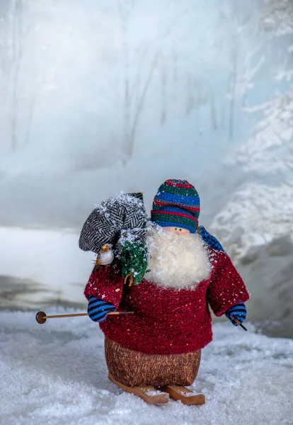Comical Doll Old Santa Claus Skis Wintery Backdrop Complete His — Fotografia de Stock
