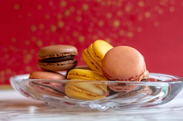 Biscotti Macaron Vacanze Elegante Piatto Cristallo — Foto Stock