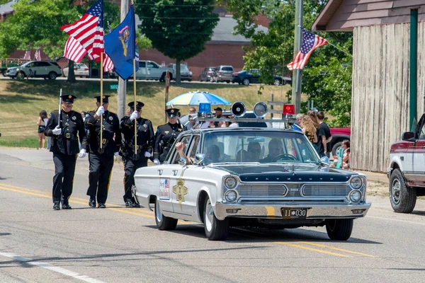 Eau Claire Usa Juli 2022 Een Antieke Politieauto Wordt Gevolgd — Stockfoto