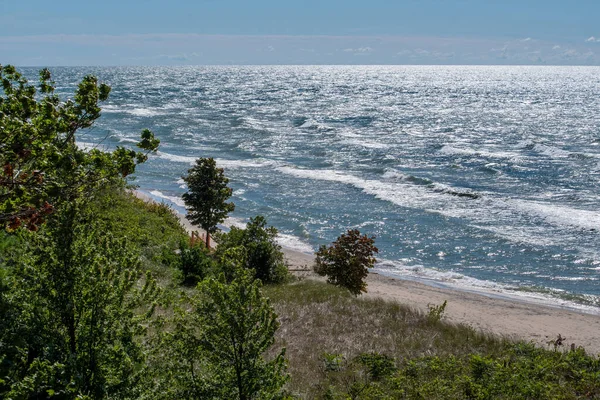 Michigan Gölü Michigan Öğleden Sonra Aydınlığında Gümüş Parlıyor — Stok fotoğraf