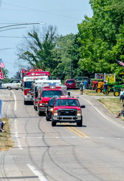 Eau Claire Usa Juli 2022 Brandweerwagens Paramedici Rijden Met Felrode — Stockfoto