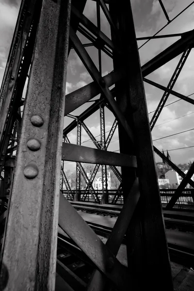 Puente de acero blanco y negro Imagen de stock