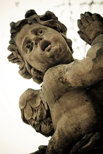 Estatua de piedra de ángel Fotos de stock libres de derechos