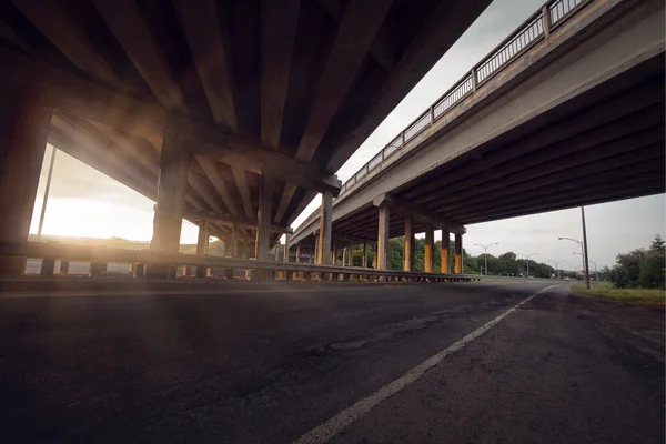 Estrada de concreto linha reta de viaduto — Fotografia de Stock