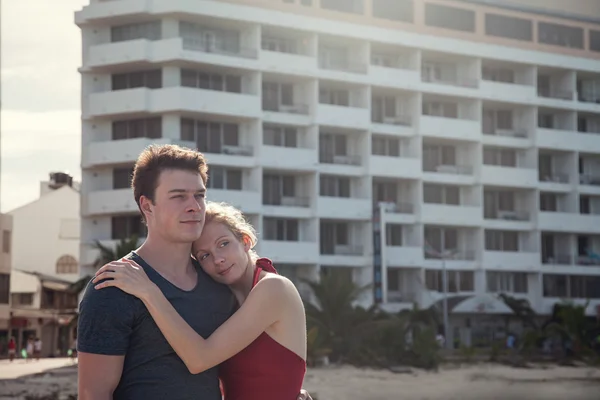 Happy Couple In Vacation в Сан-Андрес, Колумбия — стоковое фото