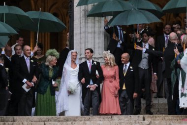 Prenses Maria Laura ve William Isvy, 10 Eylül 2022 'de Brüksel' deki Saint Michael ve Saint Gudula Katedrali 'nde düzenlenen düğün töreninden sonra ayrılmayı resmettiler..