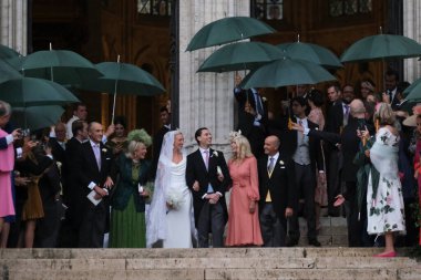 Prenses Maria Laura ve William Isvy, 10 Eylül 2022 'de Brüksel' deki Saint Michael ve Saint Gudula Katedrali 'nde düzenlenen düğün töreninden sonra ayrılmayı resmettiler..