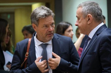 Bakan Robert HABECK, 9 Eylül 2022 'de Belçika' nın Brüksel kentindeki AB genel merkezinde yükselen enerji fiyatlarına çözüm bulma amaçlı bir AB Enerji bakanları toplantısında.