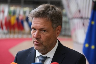 Bakan Robert HABECK, 9 Eylül 2022 'de Belçika' nın Brüksel kentindeki AB genel merkezinde yükselen enerji fiyatlarına çözüm bulma amaçlı bir AB Enerji bakanları toplantısında.