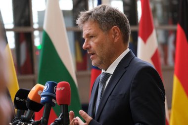 Bakan Robert HABECK, 9 Eylül 2022 'de Belçika' nın Brüksel kentindeki AB genel merkezinde yükselen enerji fiyatlarına çözüm bulma amaçlı bir AB Enerji bakanları toplantısında.