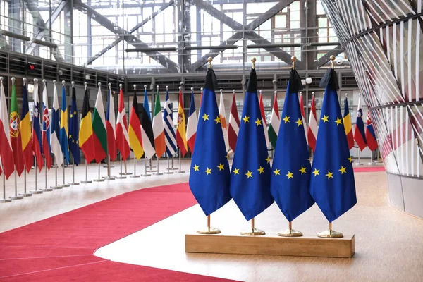 Europeiska Flaggor Framför Europeiska Rådet Och Europeiska Kommissionen Bryssel Halv — Stockfoto