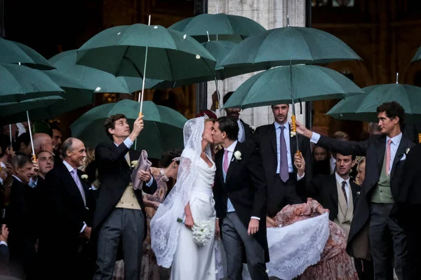 Принцеса Марія Лора Вільям Ісві Цілуються Після Весілля Соборі Святого Ліцензійні Стокові Зображення