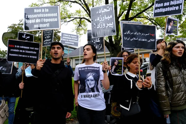 Manifestantes Participan Una Manifestación Frente Embajada Iraní Bruselas Bélgica Septiembre — Foto de Stock