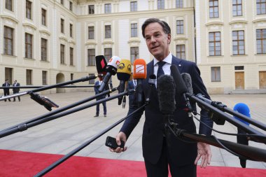 Hollanda Başbakanı Mark Rutte, 7 Ekim 2022 'de Çek Cumhuriyeti' nin Prag kentinde düzenlenen Avrupa Siyasi Topluluğu Toplantısına katılmaya hazırlanıyor..