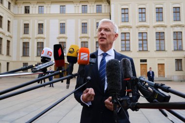 Letonya Başbakanı Krisjanis Karins, 7 Ekim 2022 'de Çek Cumhuriyeti' nin Prag kentinde düzenlenen Avrupa Siyasi Topluluğu Toplantısına katılmak üzere ülkeye geldi..