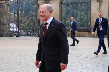 Almanya Federal Şansölyesi Olaf SCHOLZ, 7 Ekim 2022 'de Çek Cumhuriyeti' nin Prag kentindeki Avrupa Siyasi Topluluğu Toplantısına katılmak üzere geliyor..