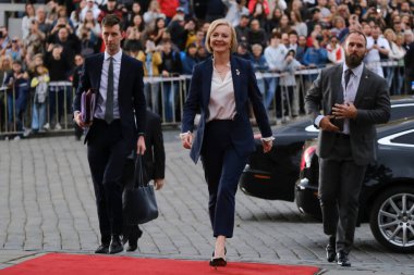 Liz TRUSS, Birleşik Krallık Başbakanı 7 Ekim 2022 'de Çek Cumhuriyeti' nin Prag kentinde düzenlenen Avrupa Siyasi Topluluğu Toplantısına katılmak üzere geliyor.