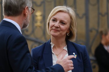 Liz TRUSS, Birleşik Krallık Başbakanı 7 Ekim 2022 'de Çek Cumhuriyeti' nin Prag kentinde düzenlenen Avrupa Siyasi Topluluğu Toplantısına katılmak üzere geliyor.