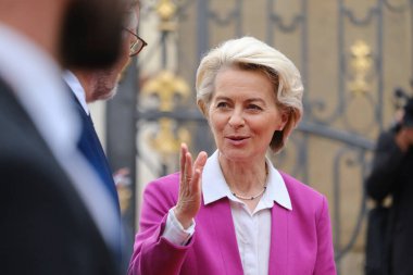 Avrupa Komisyonu Başkanı Ursula VON DER LEYEN, 7 Ekim 2022 'de Çek Cumhuriyeti' nin Prag kentinde düzenlenen Avrupa Siyasi Topluluğu Toplantısına katılmak üzere geliyor..